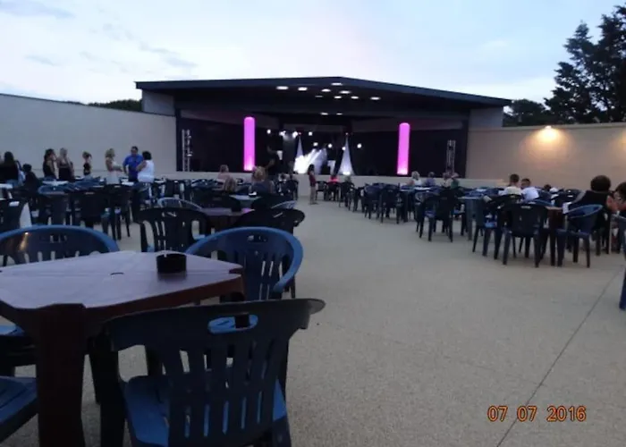 Maisonnette 4/6P. Piscines Toboggans Et Plage 200M