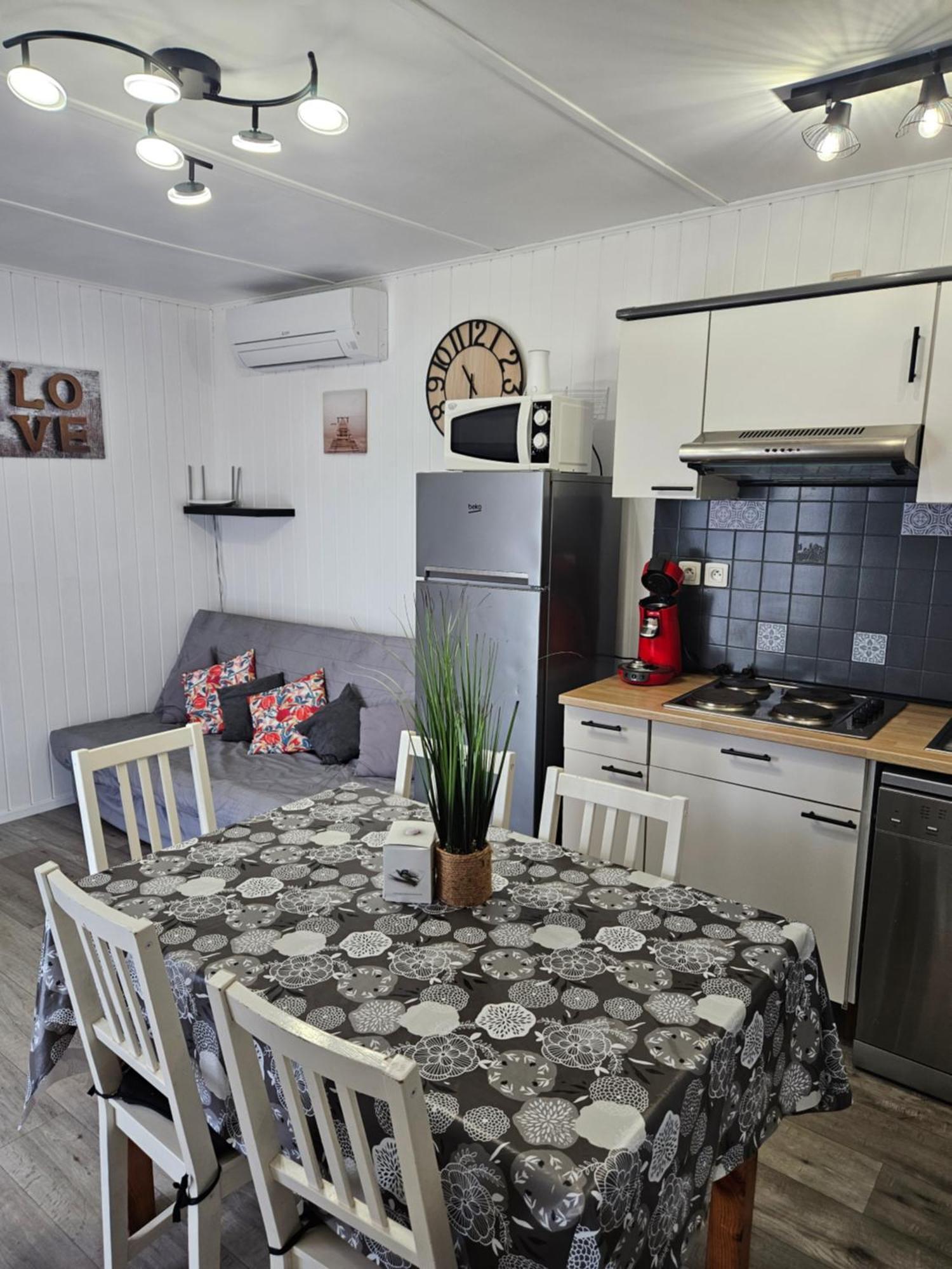 Maisonnette 4/6p. Piscines Toboggans Et 200m Holiday home